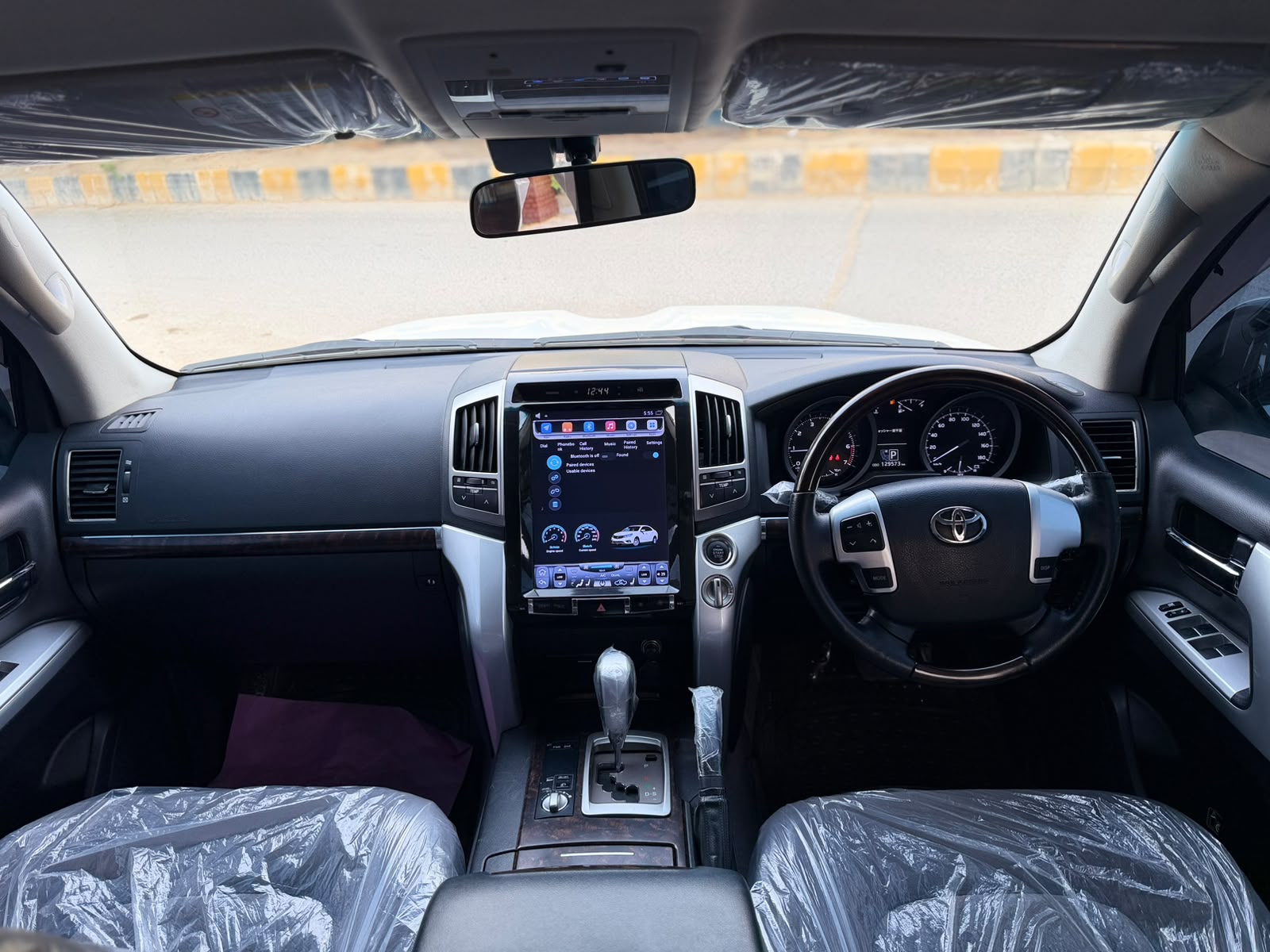 Vehicle image 3