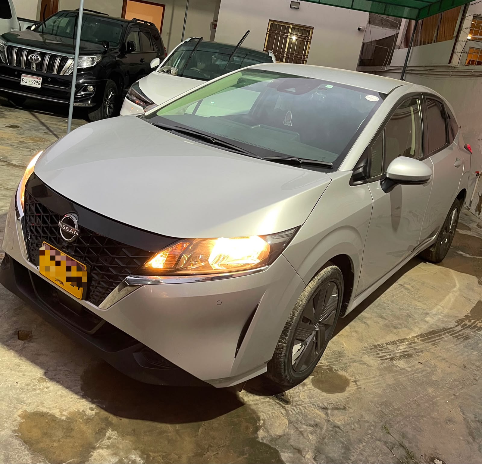 Vehicle image 5