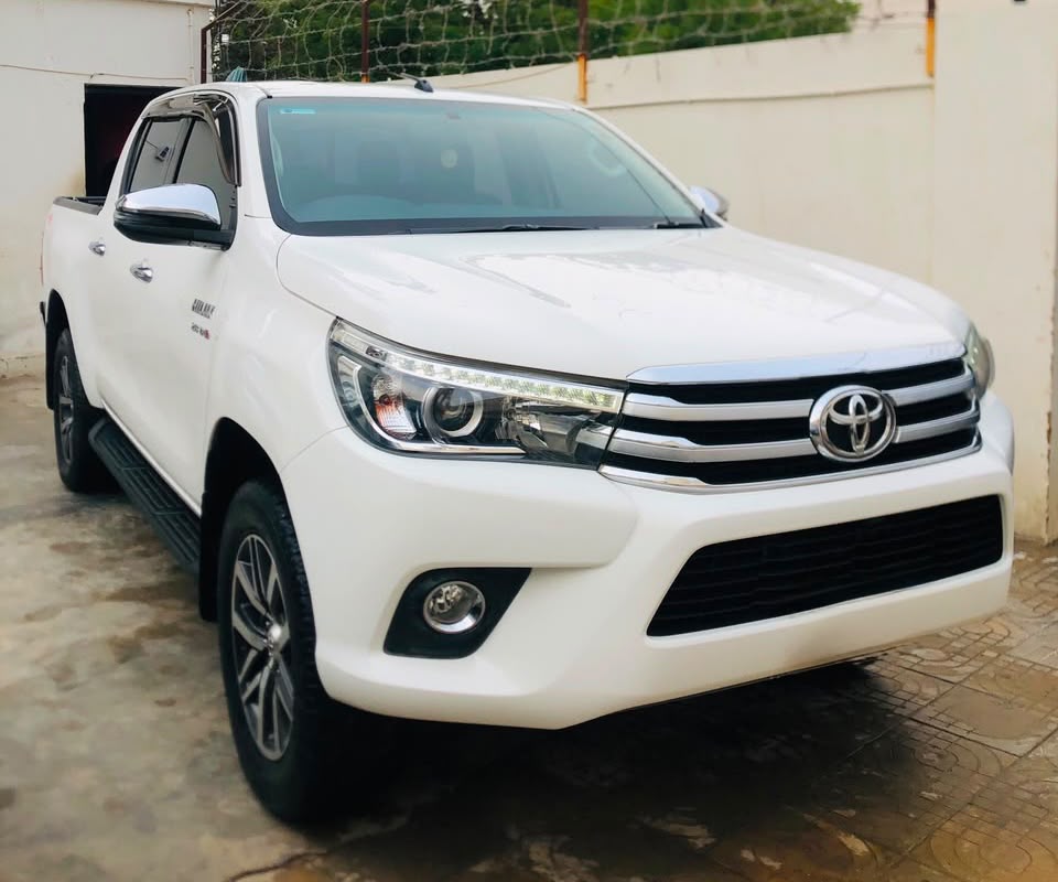 Toyota HILUX REVO