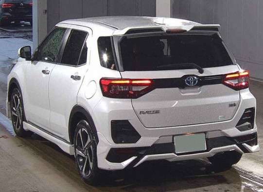 Vehicle image 4