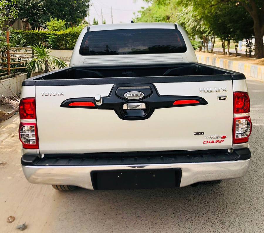 Vehicle image 6